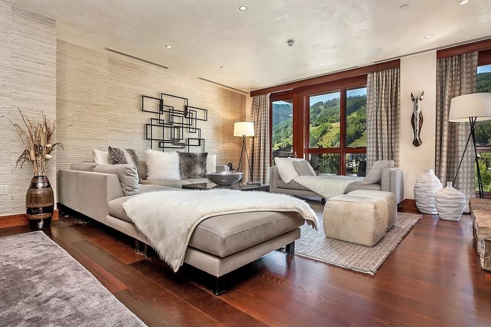 East House - Image 2